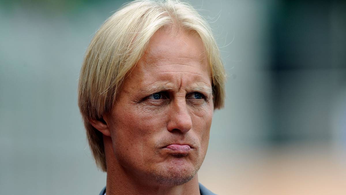 PLATZ 5 - JÖRN ANDERSEN: Bereits vor dem ersten Spieltag der Saison 2009/2010 war für Andersen bei Mainz 05 Schluss. Nach einer peinlichen Niederlage im DFB-Pokal gegen Lübeck rasiert die Mainzer Führungsriege den Norweger