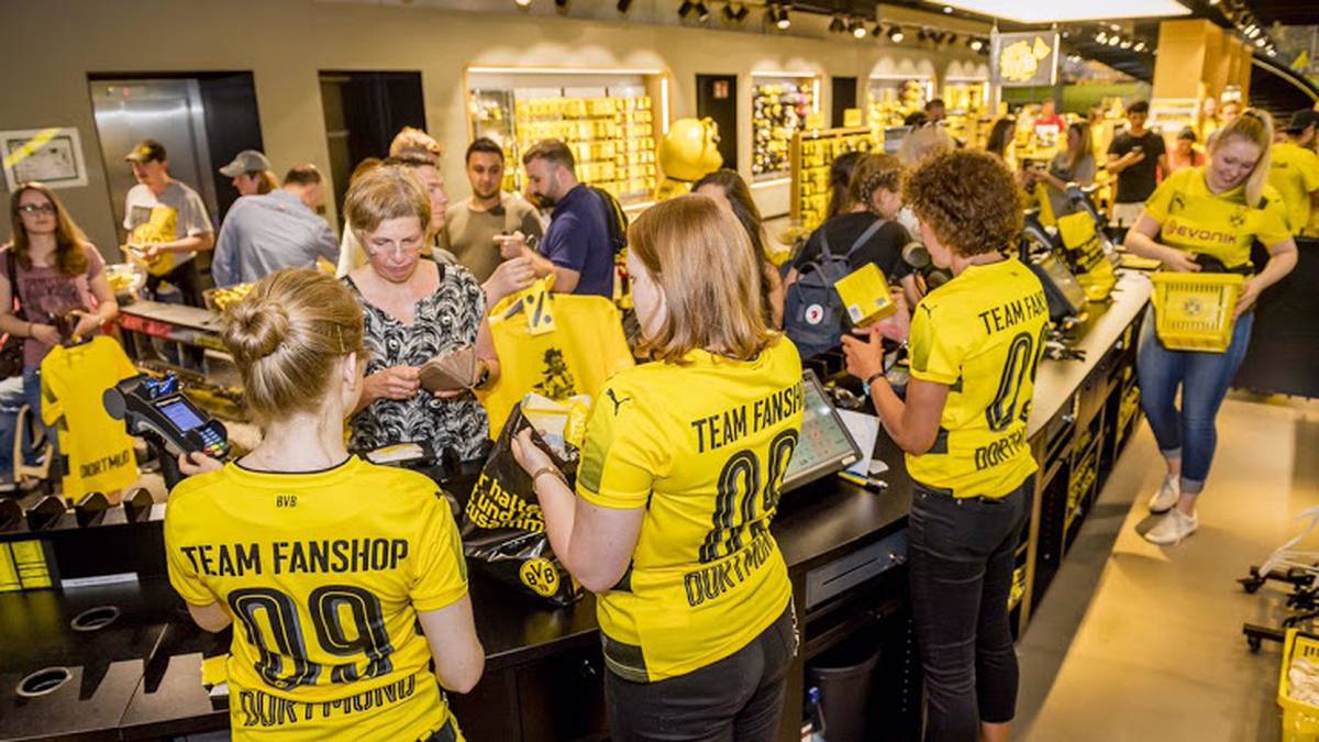 Unter dem Slogan "Pure Emotion" haben die Dortmunder das neue Jersey vorgestellt