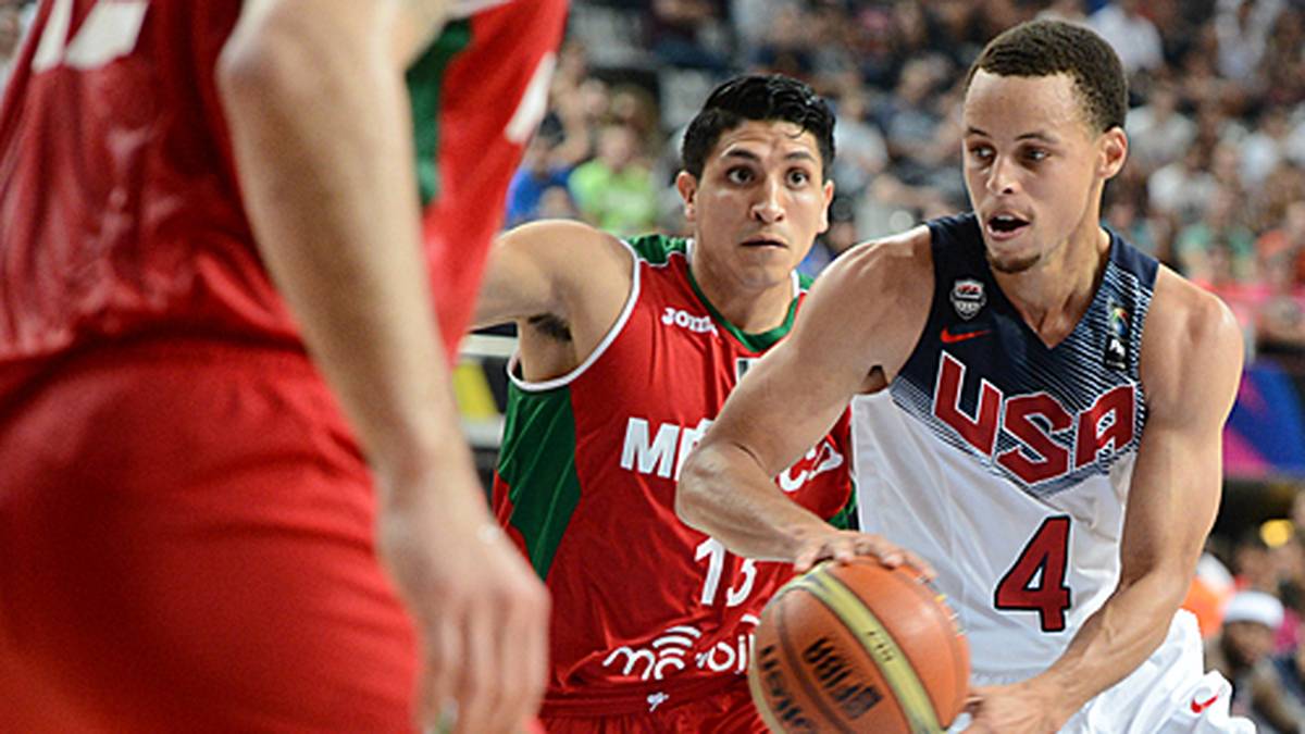 Denn die USA hat nicht nur einen Star, sondern zwölf NBA-Profis. Stephen Curry verwandelt sechs von Dreiern und gibt der Mannschaft mit 20 Punkten den entscheidenden Schub