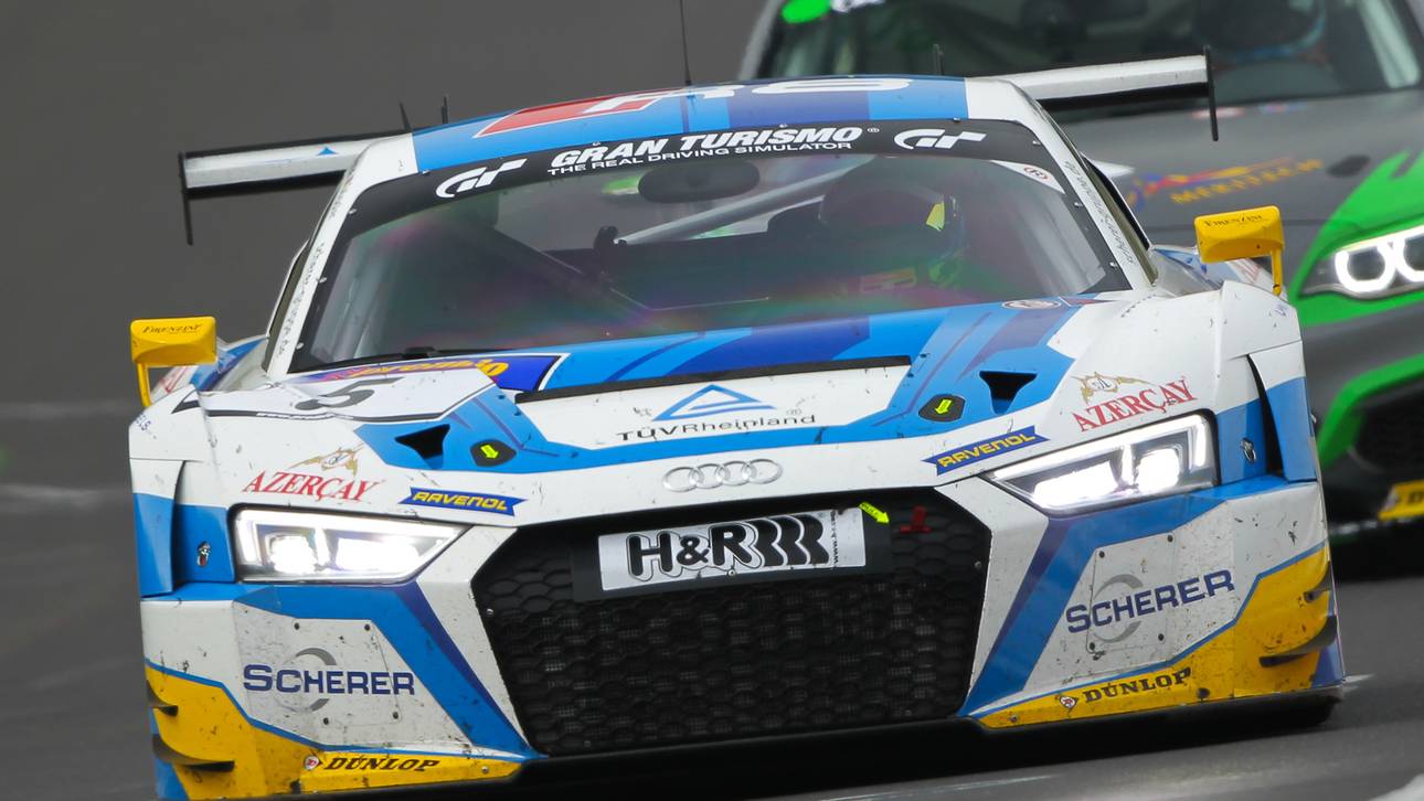 Phoenix Racing startet mit Doppelsieg