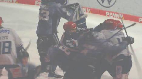 Die Grizzlys Wolfsburg setzen sich in Spiel 1 gegen die Schwenninger Wild Wings durch und erarbeiten sich so zwei Matchbälle.