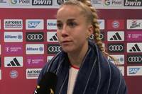 Die Bayern-Frauen scheiden durch ein spätes Gegentor gegen Paris Saint-Germain unglücklich aus der Champions League aus. Dementsprechend niedergeschlagen reagieren Giulia Gwinn und Klara Bühl.