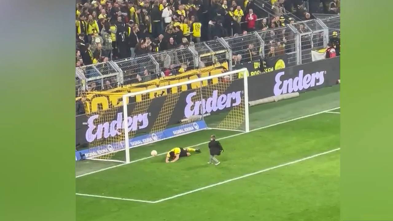 Cathy stichelt gegen Mats Hummels