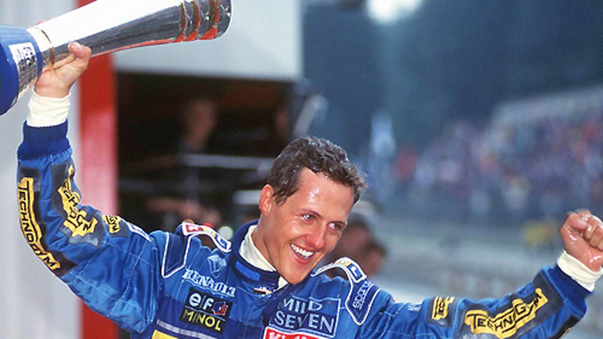 Formel 1 - Großer Preis von Belgien: Am 27. August 1995 rast Michael Schumacher in Spa von Startplatz 16 mit Slicks bei wechselnden Bedingungen an die Spitze und gewinnt vor seinem ärgsten Rivalen Damon Hill auf Platz zwei - ein atemberaubendes Rennen in den Ardennen. Auch Schumi ist am Ende der Saison Champion
