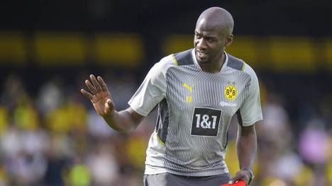 Die Zukunft von Otto Addo bei Borussia Dortmund ist geklärt. Beim BVB ist der 47-Jährige seit 2019 als Spezialtrainer angestellt, er kümmert sich in dieser Rolle um die Toptalente des Vereins. 