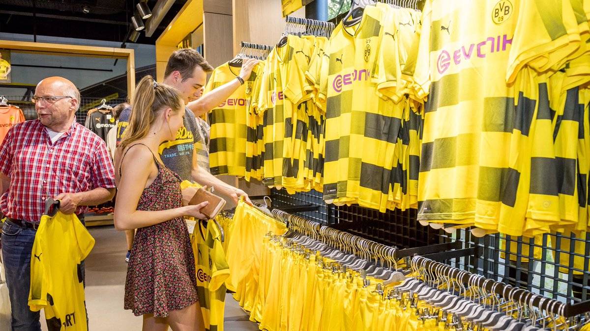 Was natürlich sehr gut zum emotionalen BVB und Anhang passt
