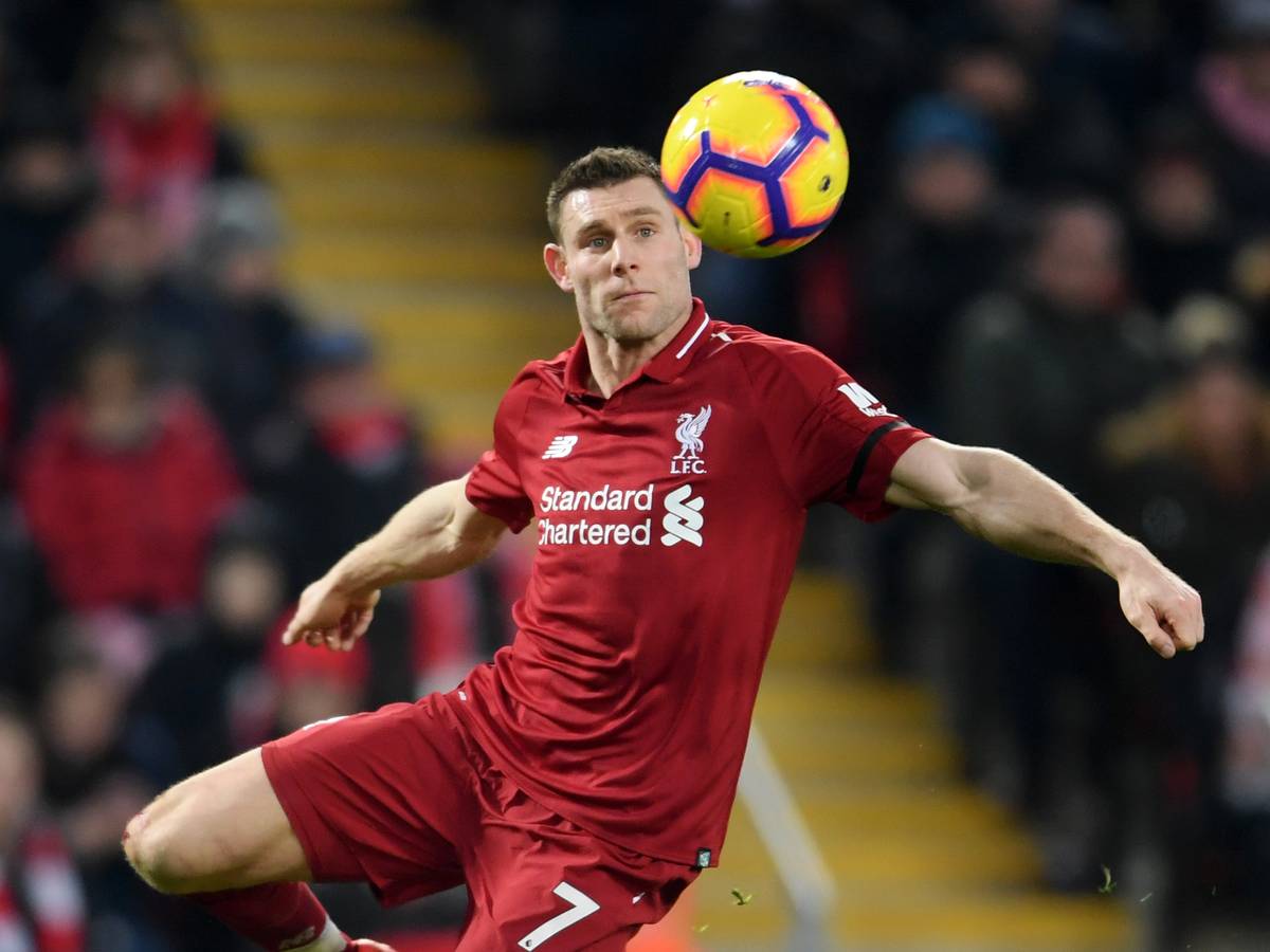 Fc Liverpool James Milner Wird Von Seinem Lehrer Vom Platz Gestellt