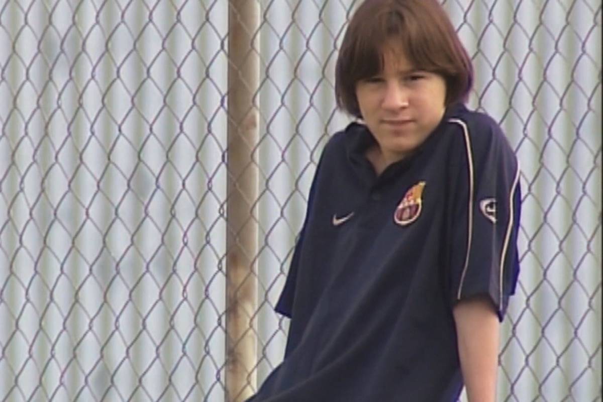 Lionel Messi möchte den FC Barcelona nach 20 Jahren verlassen. Mit 13 Jahren wechselte er aus Argentinien zu den Katalanen. SPORT1 blickt zurück auf seine Anfänge im Barca-Trikot.