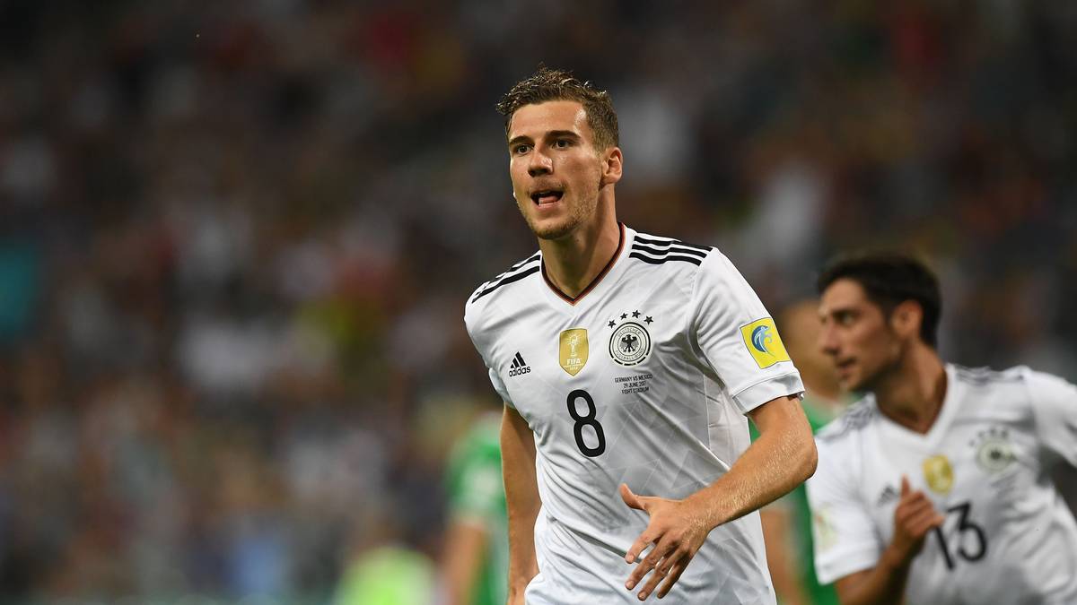 LEON GORETZKA: Kehrt für Emre Can in die erste Elf zurück, darf aus der Mittelfeldzentrale kommen und zeigt gleich mit zwei Läufen in die Tiefe und eiskalten Abschlüssen (6./8.) seine große Qualität. Seine Tore zwei und drei im dritten Turniereinsatz. Klasse sein Hackenzuspiel vor Werners Kontergelegenheit (52.). Darf nach 67 Minuten duschen, Emre Can kommt für ihn. SPORT1-Note: 1,5