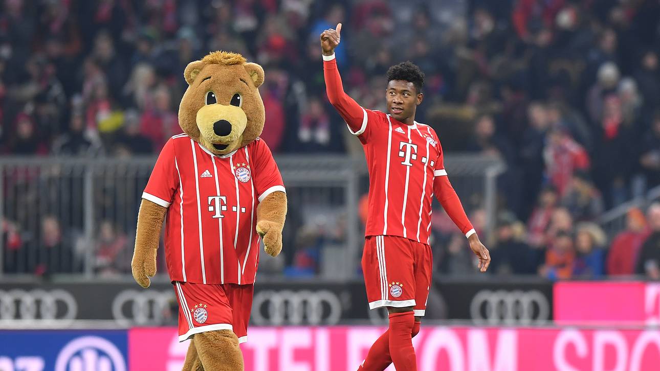 Fan findet Alabas Dauerkarte auf WC