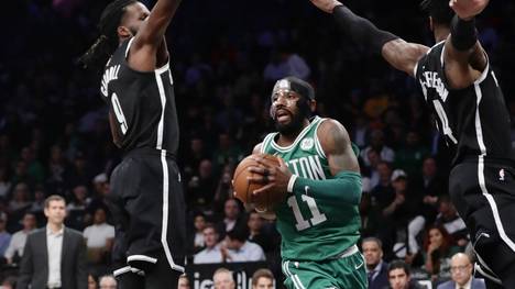 Kyrie Irving (Nr. 11) von den Boston Celtics spielte gegen die Brooklyn Nets mit Gesichtsmaske