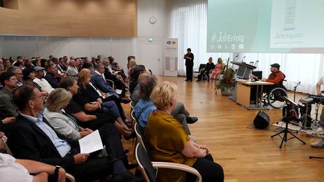 Der Joberfolg 2024 prämiert erneut Unternehmer und Institutionen, die im eigenen Betrieb, in der eigenen Verwaltung überproportional Arbeitsplätze für Menschen mit Behinderungen anbieten.