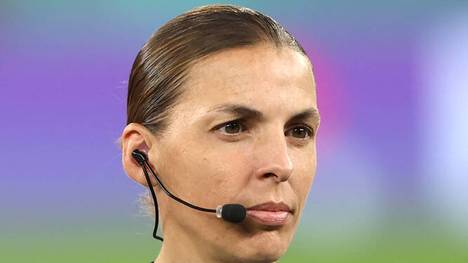 Es wird ernst für das DFB-Team. Das letzte Vorrundenspiel gegen Costa Rica steht an. Vor dem Entscheidungsmatch zum WM-Achtelfinale in Katar stellen sich Hansi Flick und Lukas Klostermann auf der Pressekonferenz den Fragen der Journalisten.  ist eine Pionierin. Sie hat schon einige Meilensteine in ihrer Karriere erreicht, mit dem WM-Debüt folgt jetzt der Nächste.