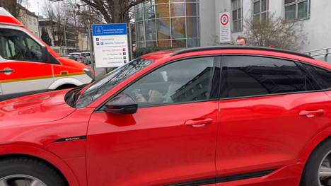 Der FC Bayern schlägt überraschend auf dem Transfermarkt zu. Ein niederländischer WM-Fahrer kommt. Daley Blind absolvierte bereits den Medizincheck in München. 