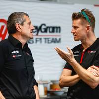 Nach einem harmonischen Saisonstart wird der Ton bei Haas schärfer. In Monaco fordert Teamchef Günther Steiner mehr von der Piloten. Nico Hülkenberg widerspricht seinem Chef gleich mehrfach.