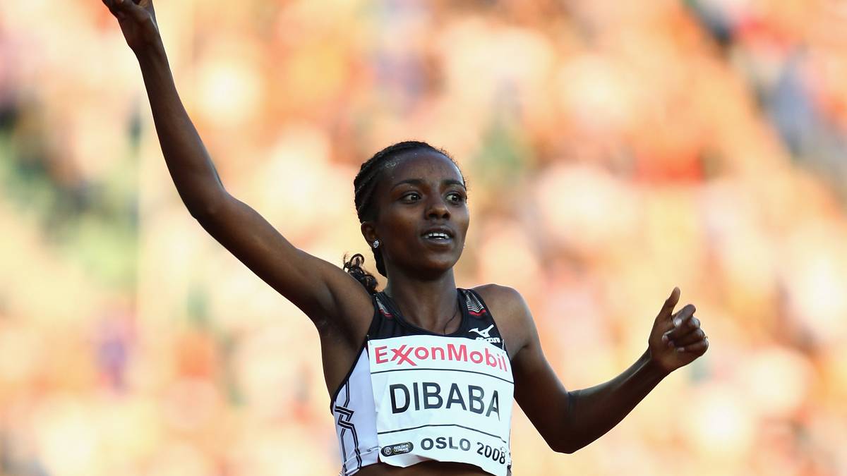 Tirunesh Dibaba aus Äthiopien bejubelt ihre neue Weltrekordzeit