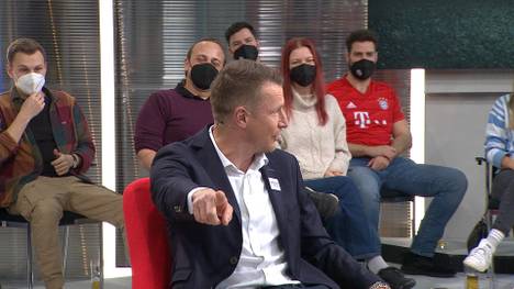 Im STAHLWERK Doppelpass spricht Maik Franz über die gemeinsame Zeit mit Stefan Effenberg beim VfL Wolfsburg. Er gibt zu, dass er großen Respekt vor dem "Tiger" hatte.