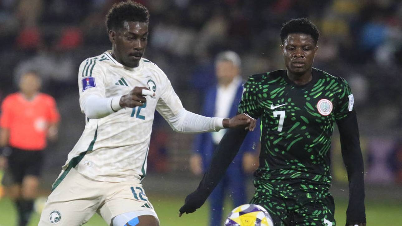 Suleman Sani (r.) spielt für die U20 von Nigeria