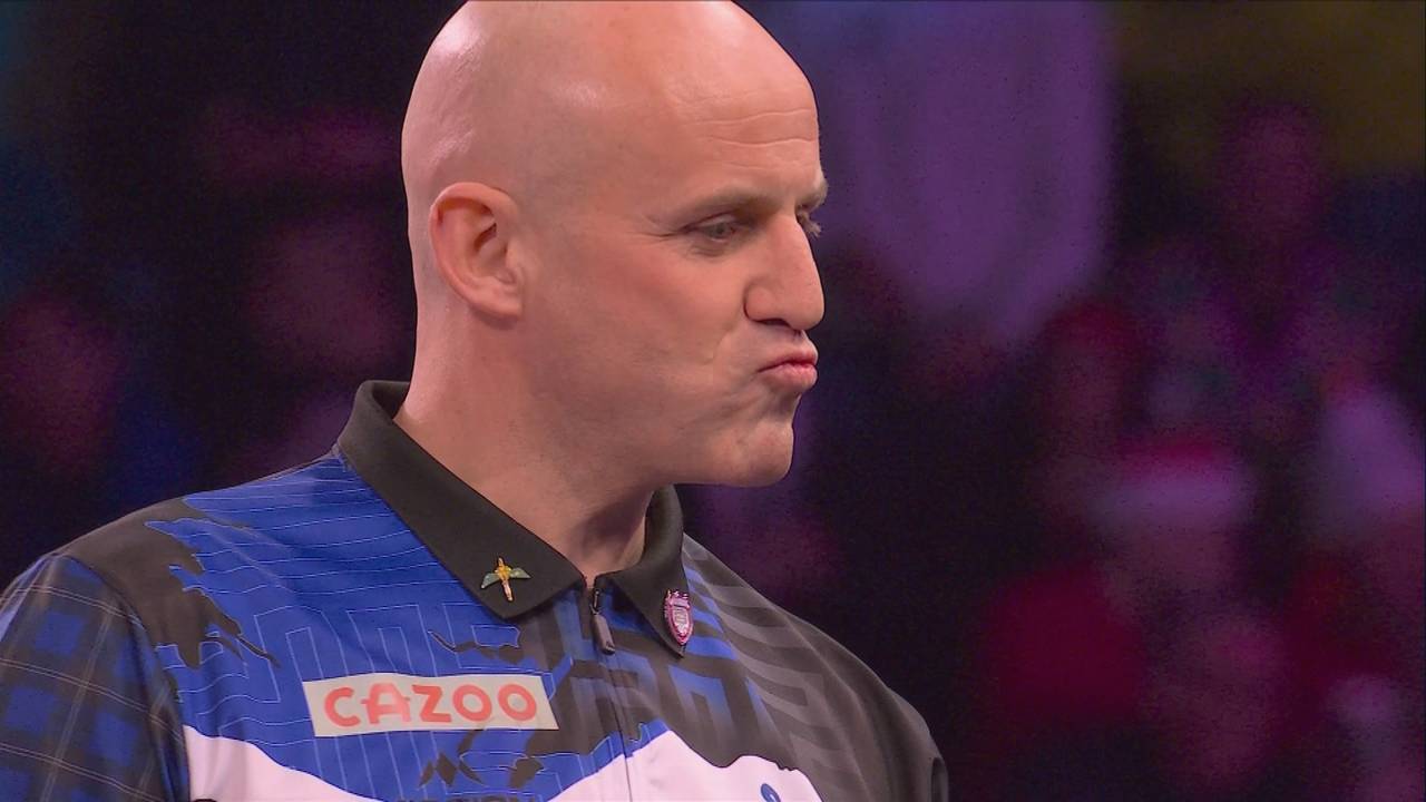 Darts WM 2023: Alan Soutar schlägt Mal Cuming mit 3:0