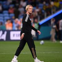 Ex-Bundestrainerin Martina Voss-Tecklenburg hat knapp zwei Wochen nach der Trennung vom DFB Fehler eingeräumt und Einblicke in die Erkrankung gegeben.