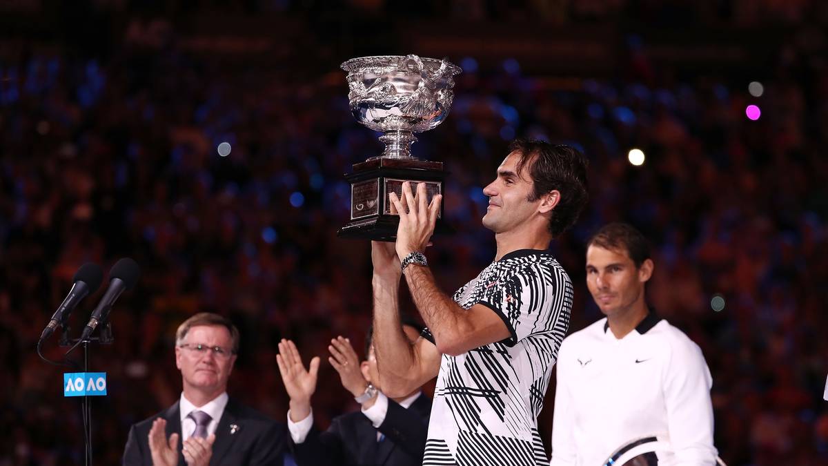 Die Saison 2017 beginnt mit drei Niederlagen gegen den alten Rivalen Roger Federer, darunter auch in einem Fünf-Satz-Drama bei den Australian Open. Die Sandplatzsaison dominiert Nadal dann und gewinnt nacheinander in Monte Carlo, Barcelona und Madrid