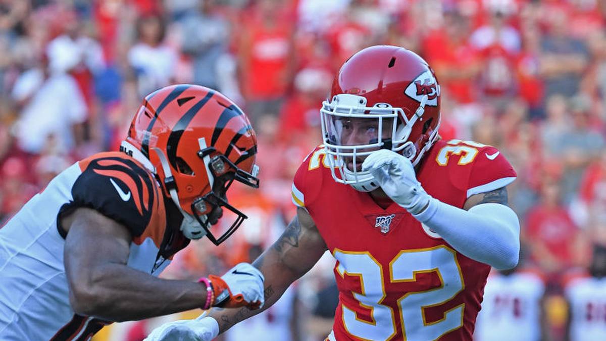 Die Problem-Position des Safety wurde nach der Entlassung von Eric Berry mit Tyrann “Honeybadger“ Mathieu von den Texans prominent neu besetzt. Der nun bestbezahlte Safety der Liga brachte es vergangene Saison auf 70 Tackles