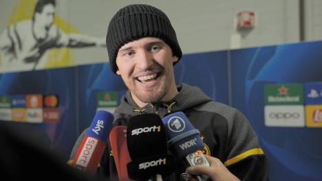 Mit einer Mega-Grätsche bewahrt Niklas Süle Borussia Dortmund vor dem Rückstand. Nach dem Spiel erhält er nicht nur für diese Aktion viel Zuspruch.