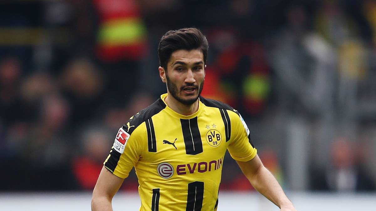 NURI SAHIN (bis 46.): Der Routinier durfte wieder ran - und zauberte in der 13. Minute beinahe einen Freistoß in den Winkel. Der Innenpfosten hatte etwas dagegen. Auch sonst vor der Pause bester Dortmunder, dann überraschend ausgewechselt - SPORT1-Note: 2,5