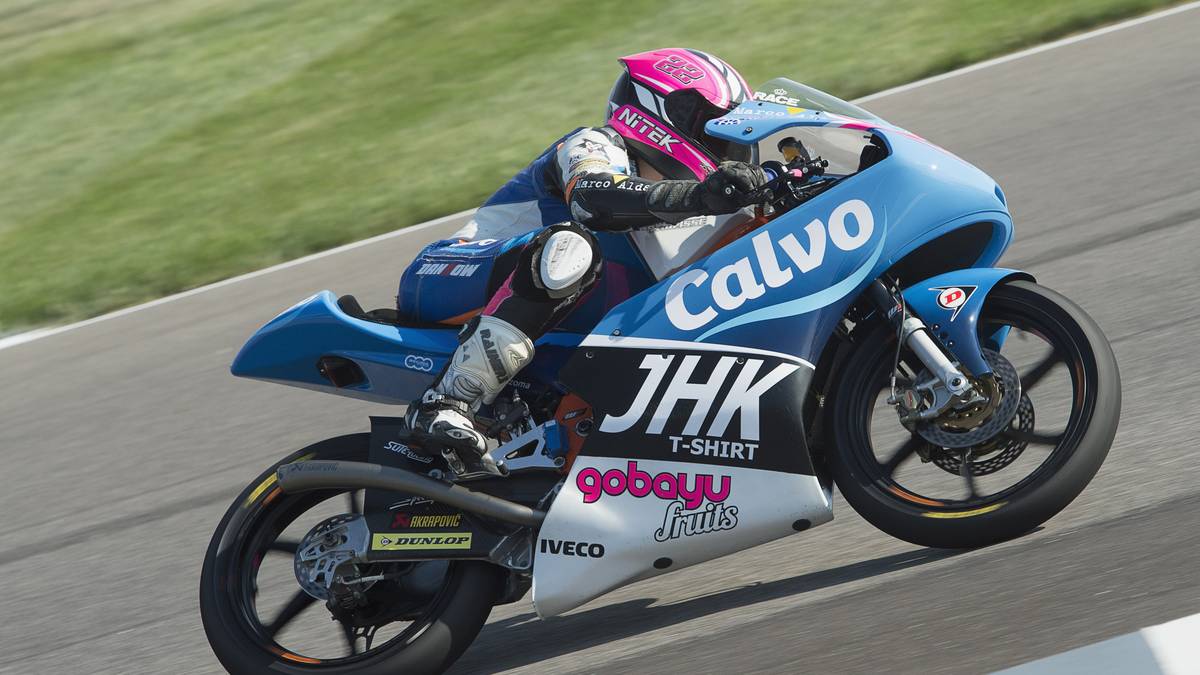 Die Moto3-Fahrerin erzielt bei der Motorrad-WM 2013 in Sepang als erste Frau einen WM-Punkt