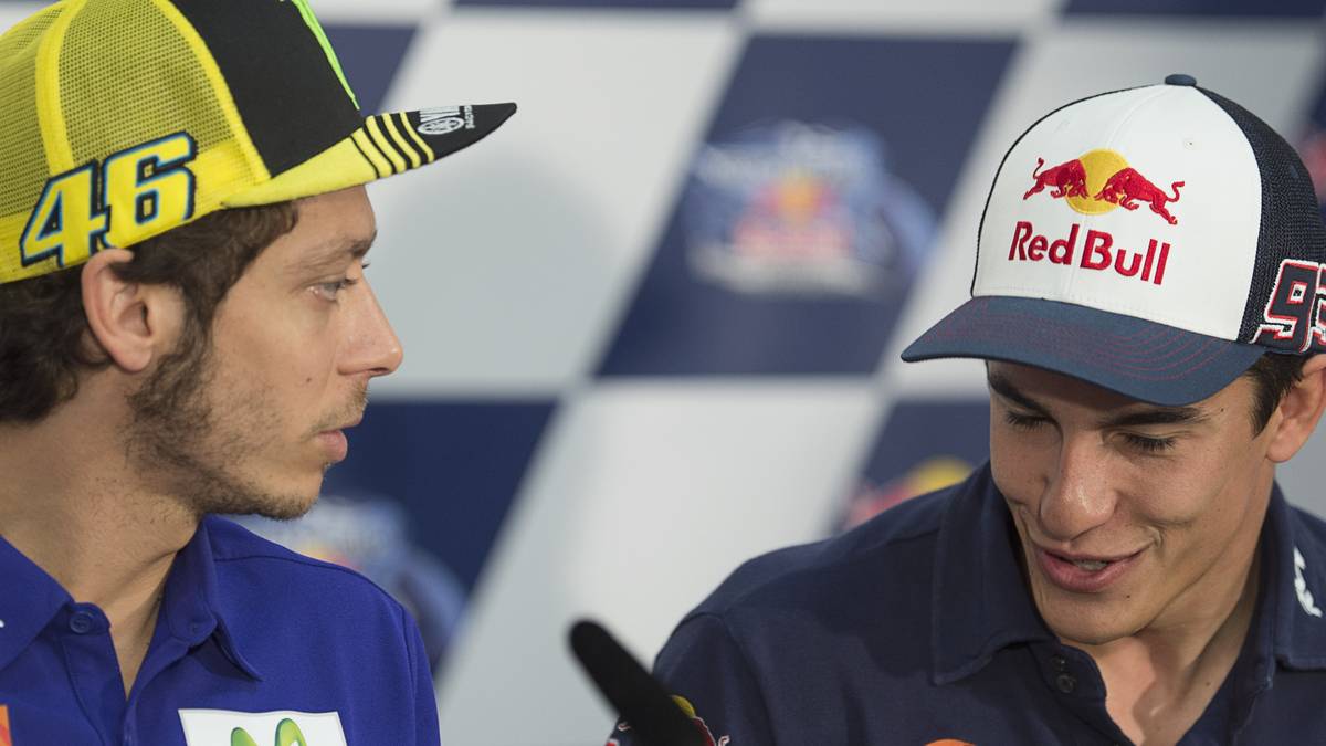 "Ich habe immer gesagt, dass er mein Idol ist", erklärt der Spanier nach dem Rennen. "Es gibt immer etwas von ihm zu lernen." Rossi dagegen spricht damals schon über Marquez wilden Fahrstil: "Er ist eben der Typ Fahrer, der immer auf Alles oder Nichts setzt. Er hat mich mitten in der Kurve berührt und dann noch einmal, als ich schon aus der Kurve heraus beschleunigt habe. Ich denke, das war sein Fehler und deswegen ist er gestürzt."