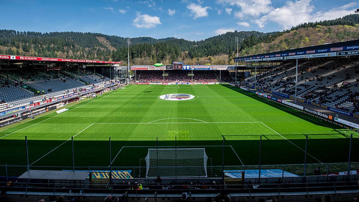 PLATZ 2: SC FREIBURG (Schwarzwald-Stadion, 24.000) AUSLASTUNG: 99,79 %