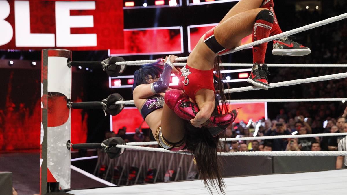 Der Ausnahme-Athletin Asuka ist aber auch Nikki am Ende nicht gewachsen. Die "Empress of Tomorrow" schickt Nikki hinterher ...