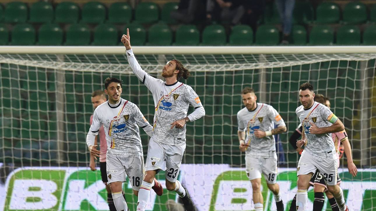 Lecce steigt in die Serie A auf