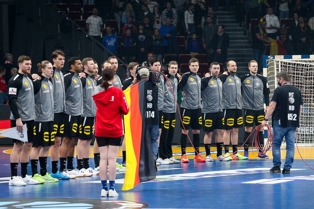 Enttäuschung bei den deutschen Handballern. Die 27:35-Niederlage gegen Frankreich bedeutet das WM-Aus im Viertelfinale. Nun kann sich das DHB-Team nur noch den fünften Platz sichern.