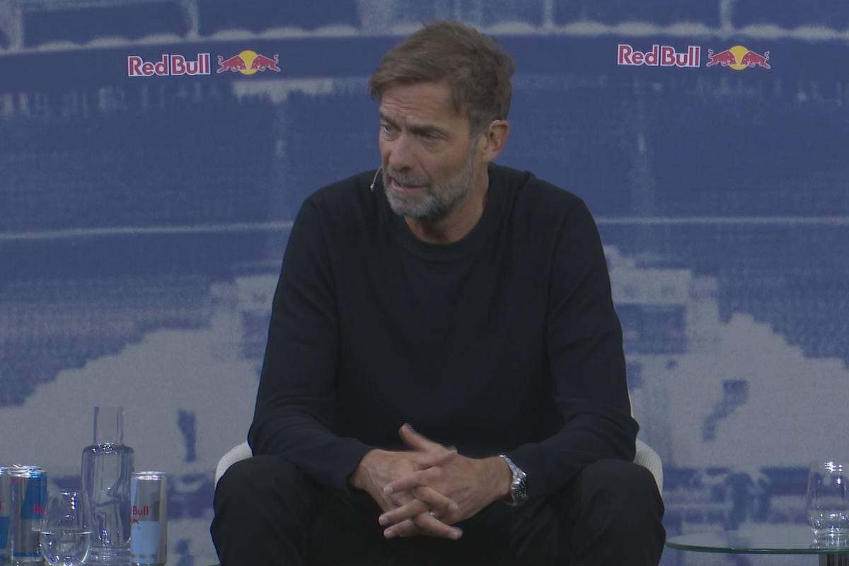 Bei seiner Vorstellungspressekonferenz bei Red Bull spricht Jürgen Klopp über ein mögliches Engagement als Bundestrainer.