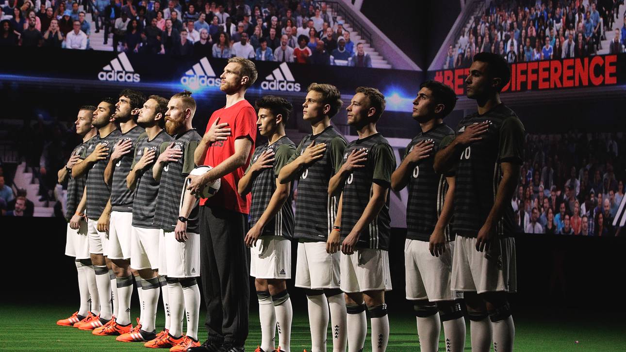 Spott im Netz für EM-Trikots