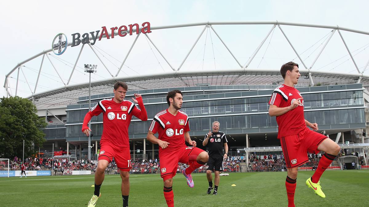 Das Stadion von Bayer Leverkusen heißt inzwischen BayArena, bis 1998 Ulrich-Haberland-Stadion. Das neue Ulrich-Haberland-Stadion, benannt nach dem Chemiker Ulrich Haberland, ist ein kleines Stadion direkt neben der BayArena