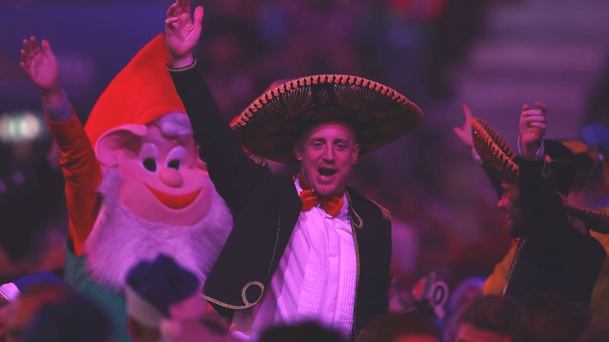 Zwerge und Sombrero-Träger lassen gemeinsam die Sau raus