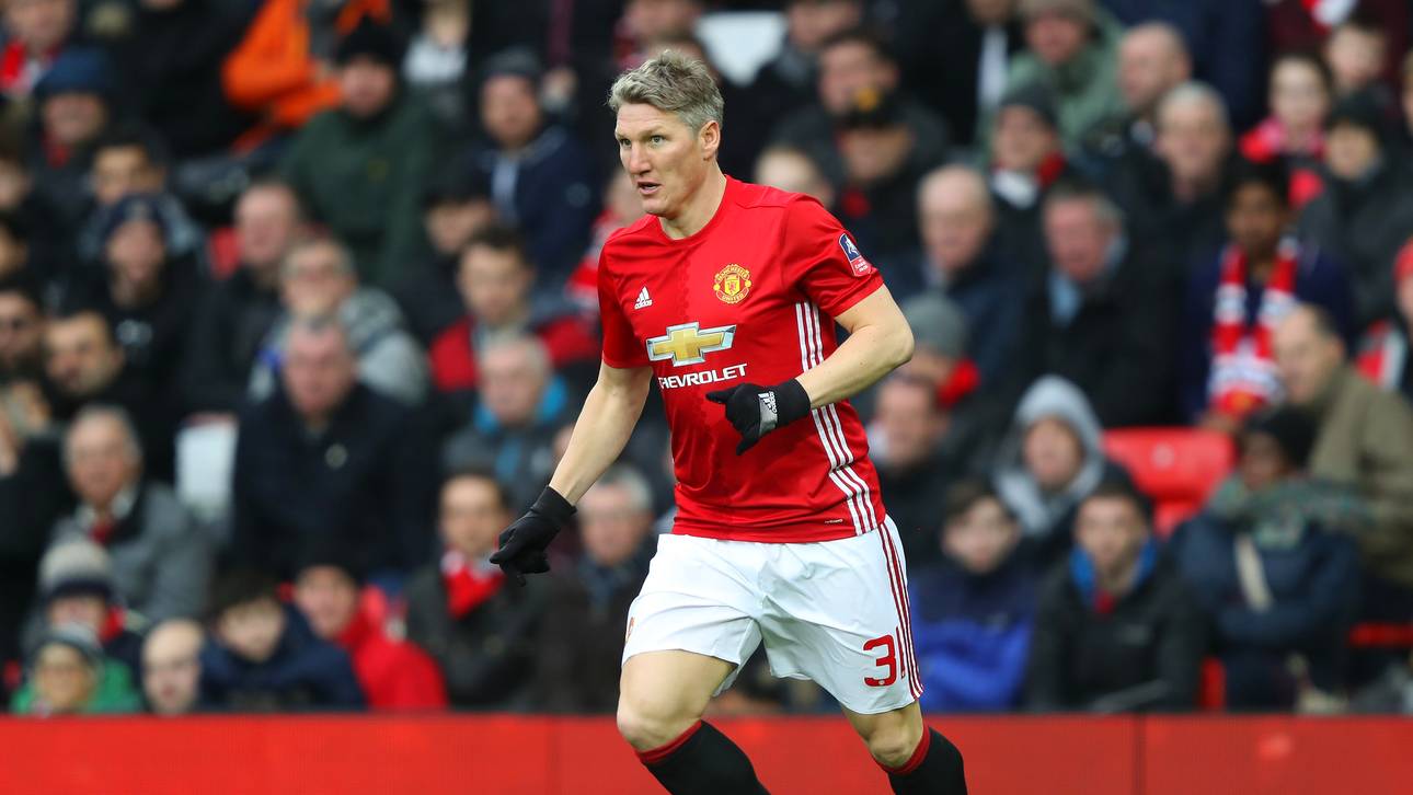 Schweinsteiger in United-Startelf