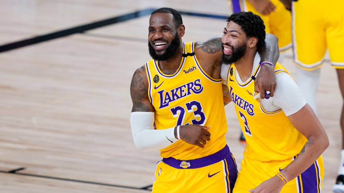LeBron James (l.) feierte 2020 mit den Los Angeles Lakers den Titel