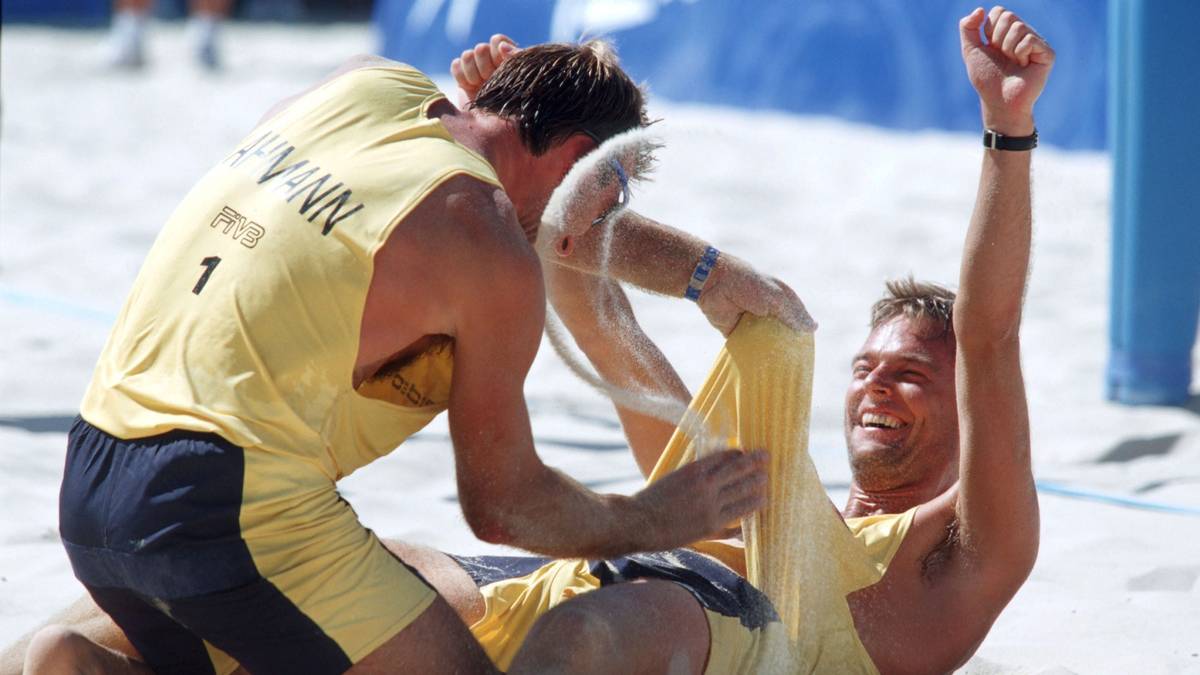 Vier Jahre später gab es die erste deutsche Medaille. Bei den Herren holte das Duo Jörg Ahmann / Axel Hager die Bronzemedaille.
