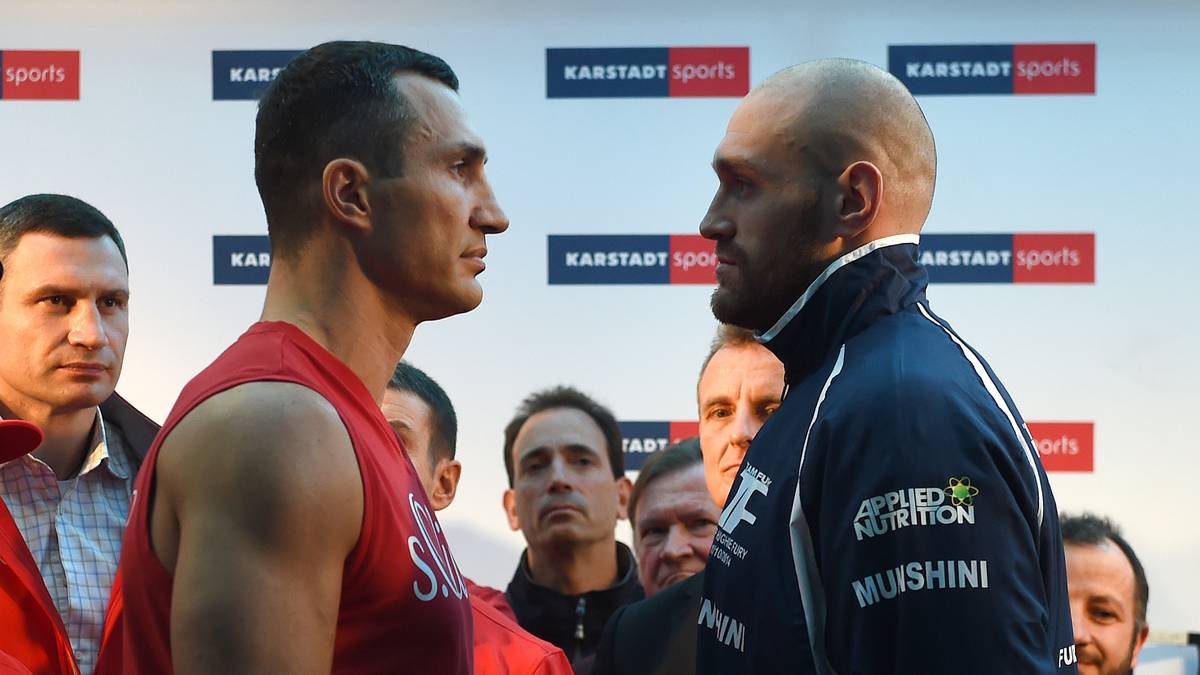 Beim Wiegen vor dem Kampf verweigert Fury Klitschko den obligatorischen Handschlag - nicht gerade die feine englische Art.