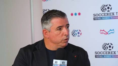 Roy Makaay findet derzeit großen Gefallen am Spiel des FC Bayern. Wenn die Mannschaft ihr Niveau halten kann, würde sie automatisch zu einem der Titelanwärter in der Champions League, meint der Ex-Stürmer der Münchner.