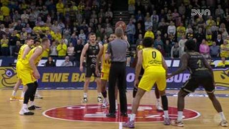 Spiel Highlights zu EWE Baskets Oldenburg - Basketball Löwen Braunschweig (1)