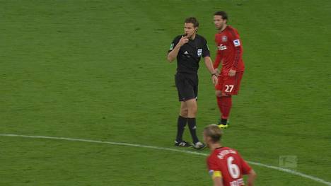 Rekord-Schiedsrichter Dr. Felix Brych beendet seine Karriere. In der Rubrik "Da fragen wir doch mal den Schiri" spricht Brych im STAHLWERK Doppelpass über seinen Abschied, seine Zukunftspläne und interessante Anekdoten aus seiner Karriere.