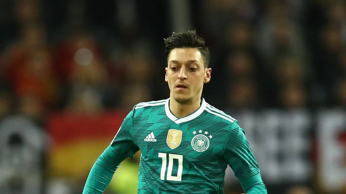 MESUT ÖZIL: Blieb in dem Bemühen, von der Zehnerposition aus Lücken in die spanische Defensive zu reißen, lange erfolglos. Wich dann häufiger auf die Flügel aus. Mitunter mit guten Ideen, doch ohne den entscheidenden Geistesblitz. SPORT1-Note: 4