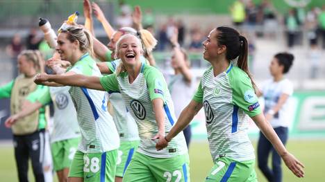 VfL Wolfsburg Women's v FC Chelsea Women's - Women's UEFA Champions League Semi Final Second Leg