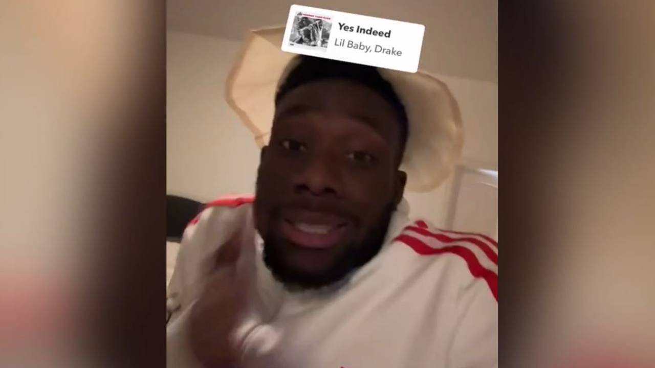 FC Bayern: Alphonso Davies überrascht mit wildem Rap-Video auf TikTok