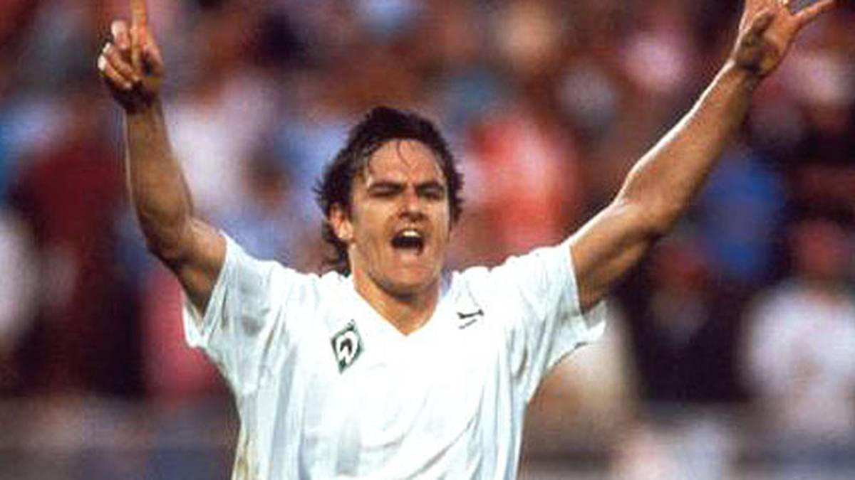 ...Wynton Rufer von Werder Bremen kommen jeweils auf acht Tore