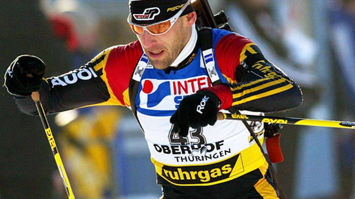 Ausgerechnet auf seiner Heimstrecke in Oberhof wundert sich Frank Luck 2000 über Gegenverkehr in der Strafrunde, bis er merkt, dass er auf der falschen Seite in die Strafrunde eingebogen ist